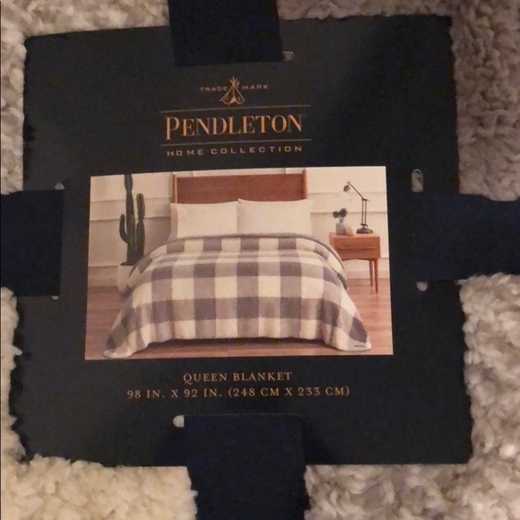 Pendleton Bedding Pendleton Queen Rob Roy Gray Plaid Sherpa Blanket